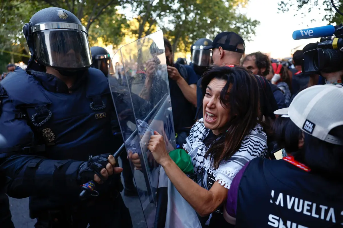 Protestos no final da Vuelta em Madrid