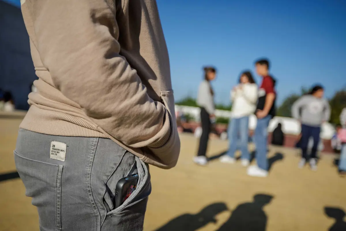Em 11 de setembro, Fernando Alexandre anunciou a recomendação de adesão voluntária por parte das escolas