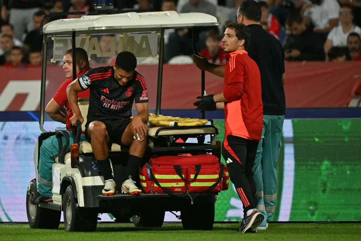 Internacional dinamarquês sofreu uma lesão no jogo contra o Estrela Vermelha