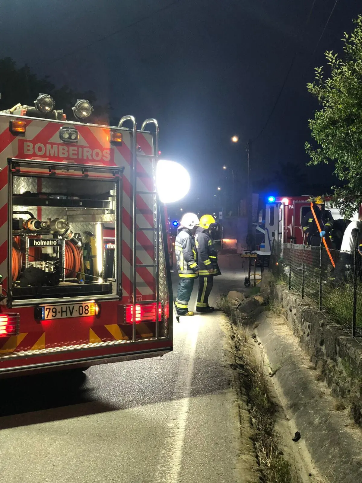 Imagem de contexto do artigo Dois motociclistas feridos com gravidade em colisão frontal em Penafiel