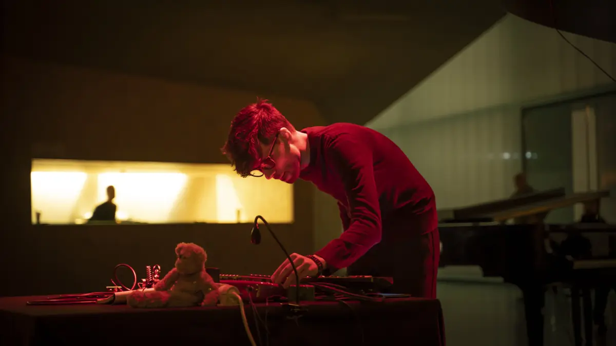 Filme de Henrique Vilãoe xplora música experimental e videoarte