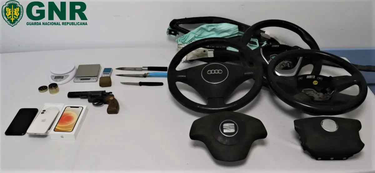GNR apreendeu droga, armas e componentes de veículos