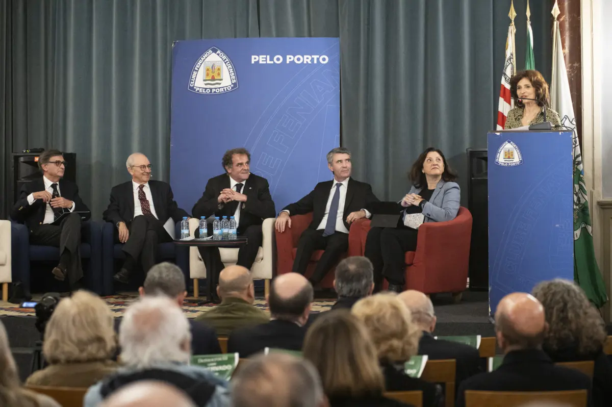 Conferência no Clube Fenianos Portuenses, este sábado