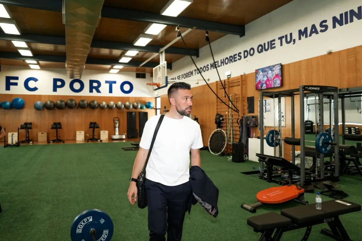 Farioli ainda se está a adaptar