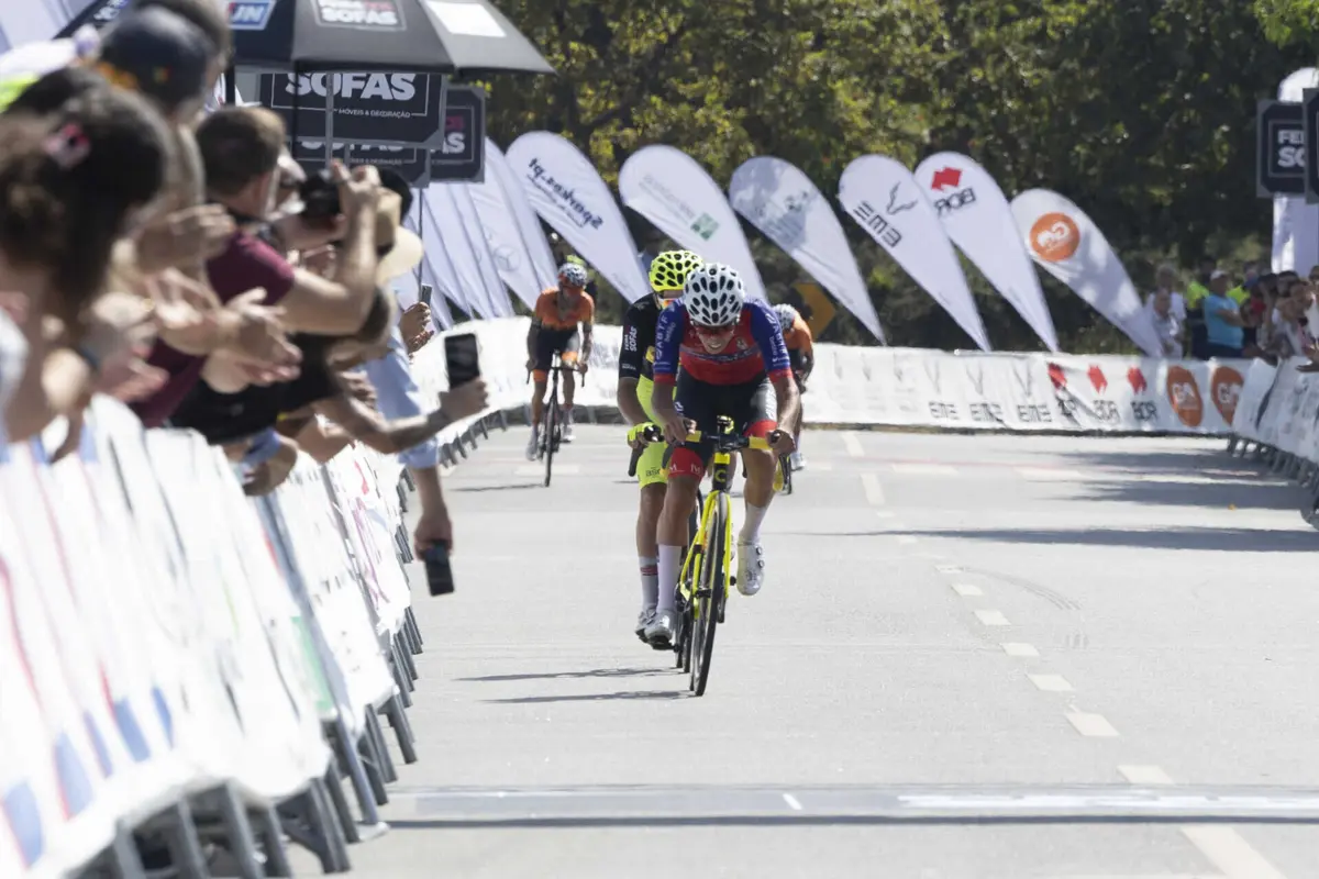 Afonso Eulálio (ABTF/Feirense) vence a quinta etapa do Grande Prémio Jornal de Notícias, em Guimarães