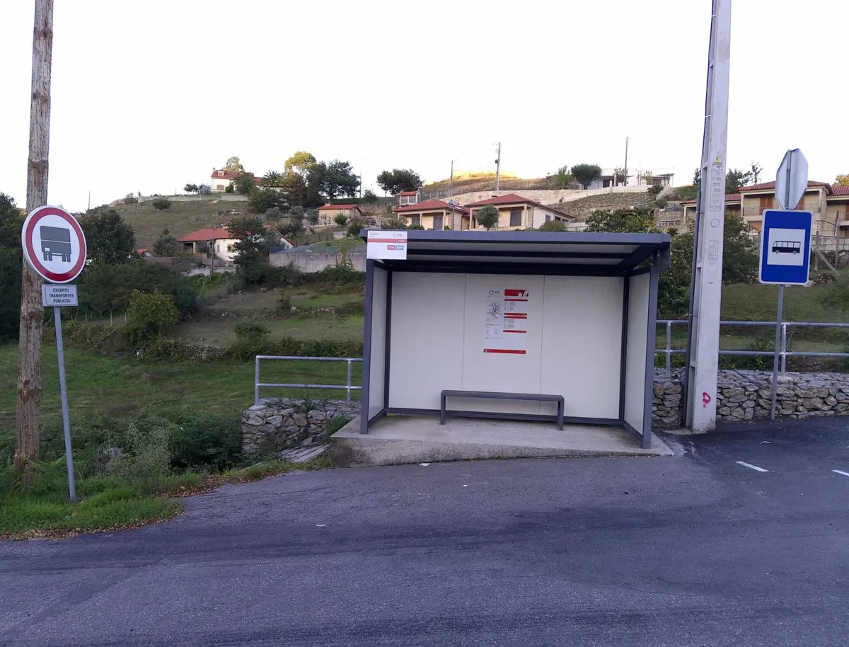 Jovem foi deixado nesta paragem em Aboim