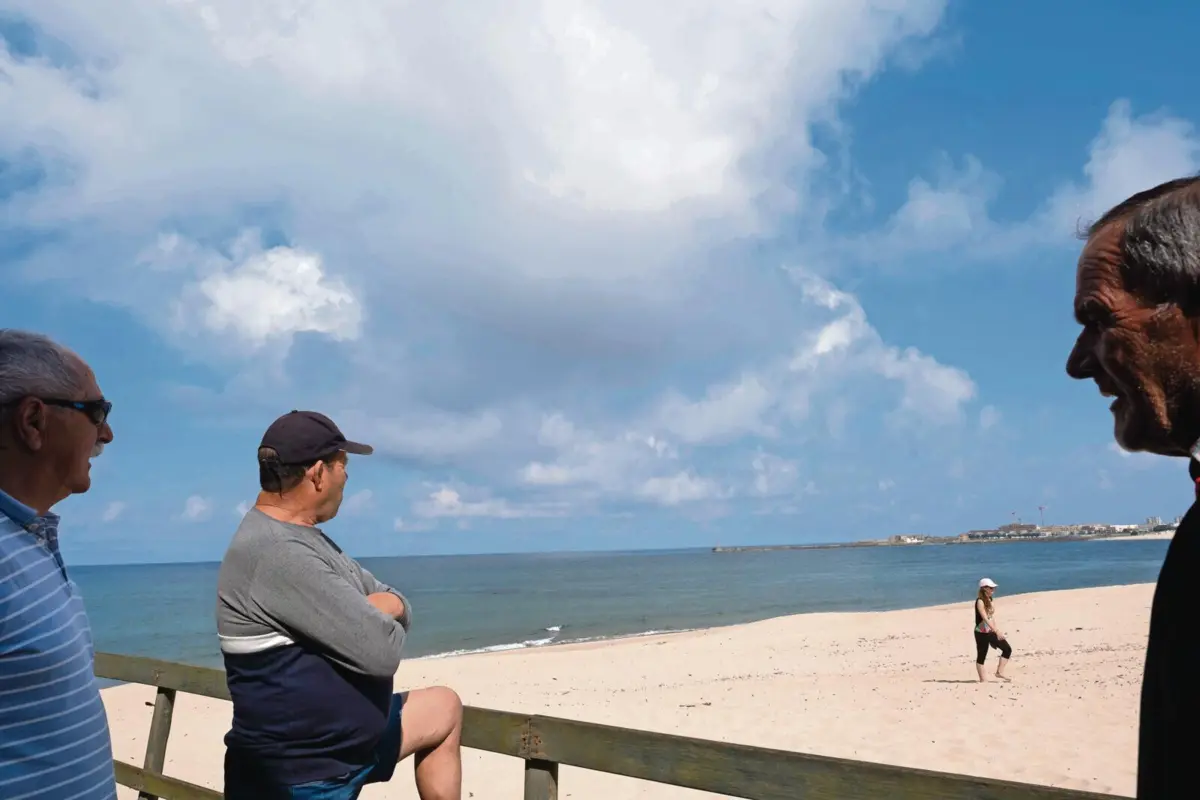 Moradores lembram os tempos em que na praia de Árvore abundava o peixe
