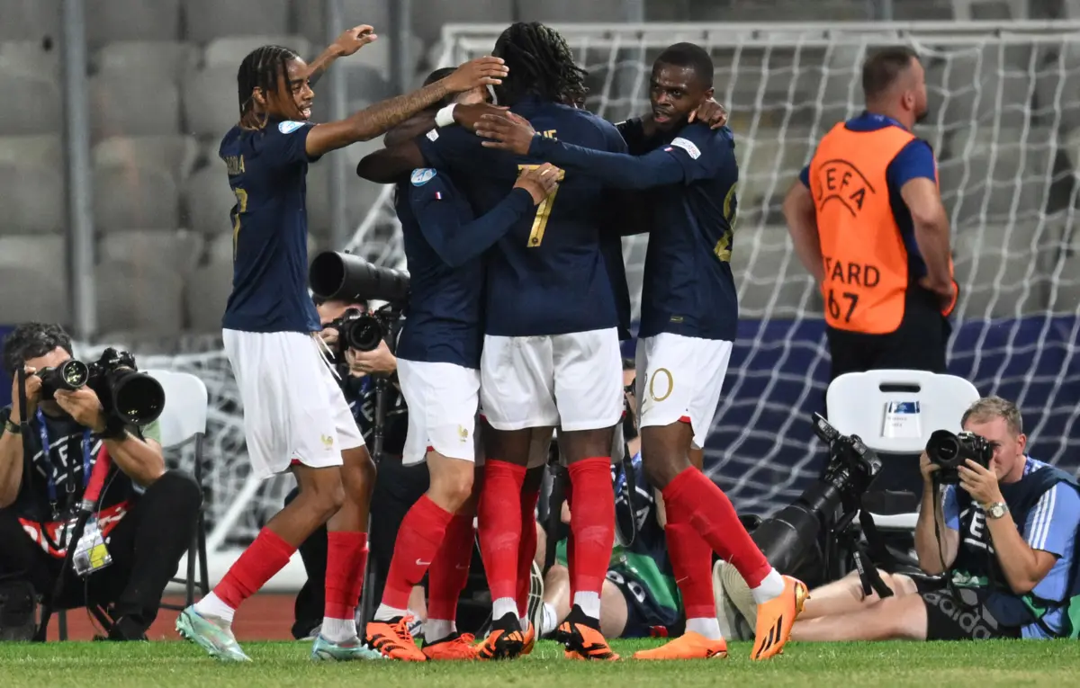 Lance polémico no França-Itália, deixou os franceses em festa