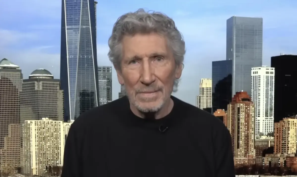 Roger Waters durante a entrevista a Piers Morgan, onde admitiu recear pela sua segurança e ponderar deixar os Estados Unidos.