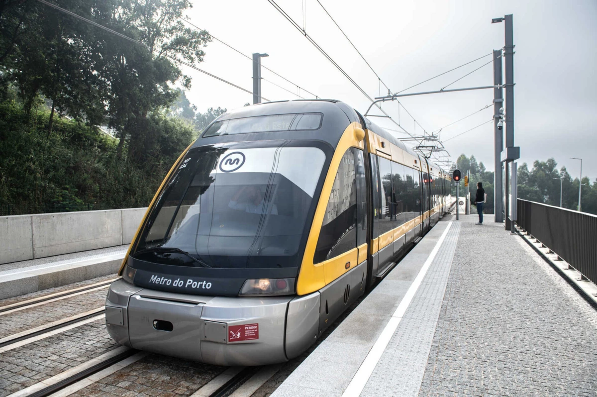 Metro está condicionado na Linha Amarela