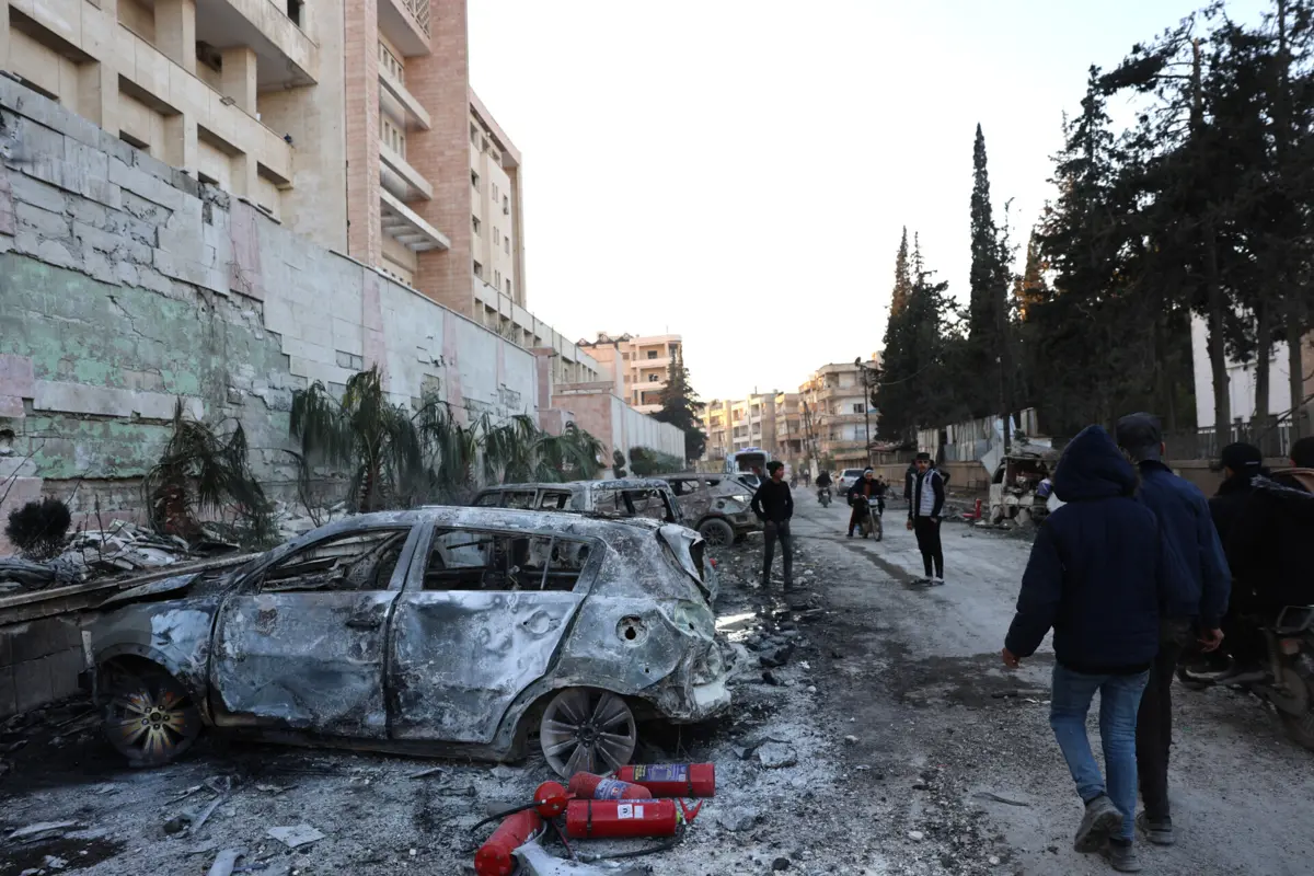 Ataque aéreo russo em Idlib em apoio ao regime sírio