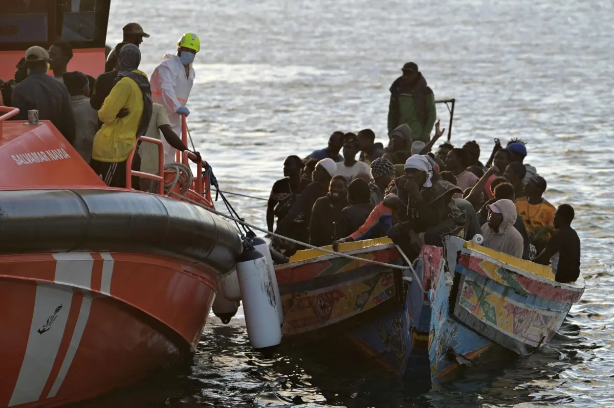 Imagem de contexto do artigo Sete bebés entre os 248 migrantes que chegaram em embarcação às Ilhas Canárias