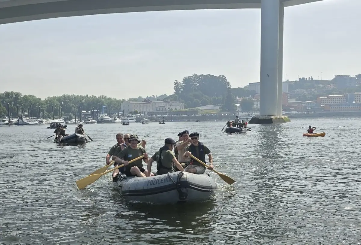 Imagem de contexto do artigo Cerca de 100 antigos fuzileiros desceram o rio Douro para divulgar a Marinha