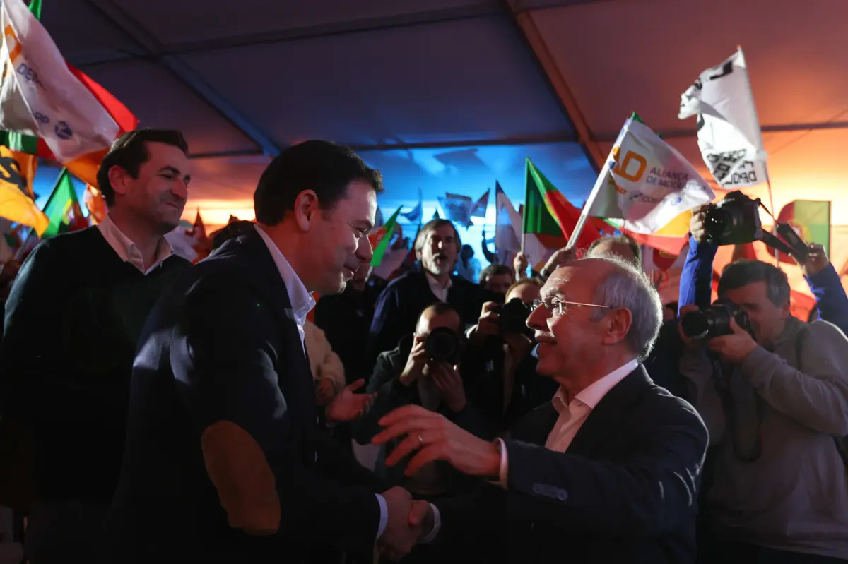 Marques Mendes pediu aos indecisos para votarem na AD, se querem mudança