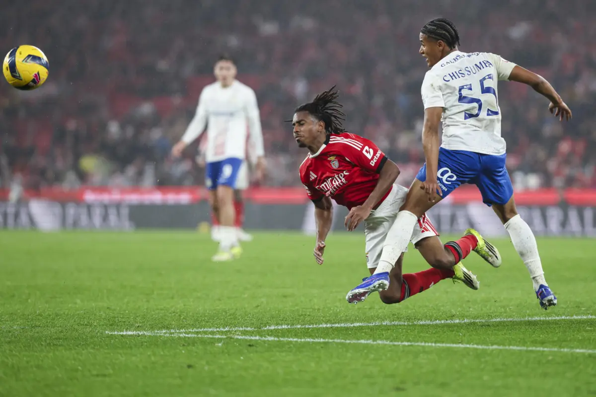 Um dos lances em questão envolve uma disputa de bola entre Barreiro e Chissumba