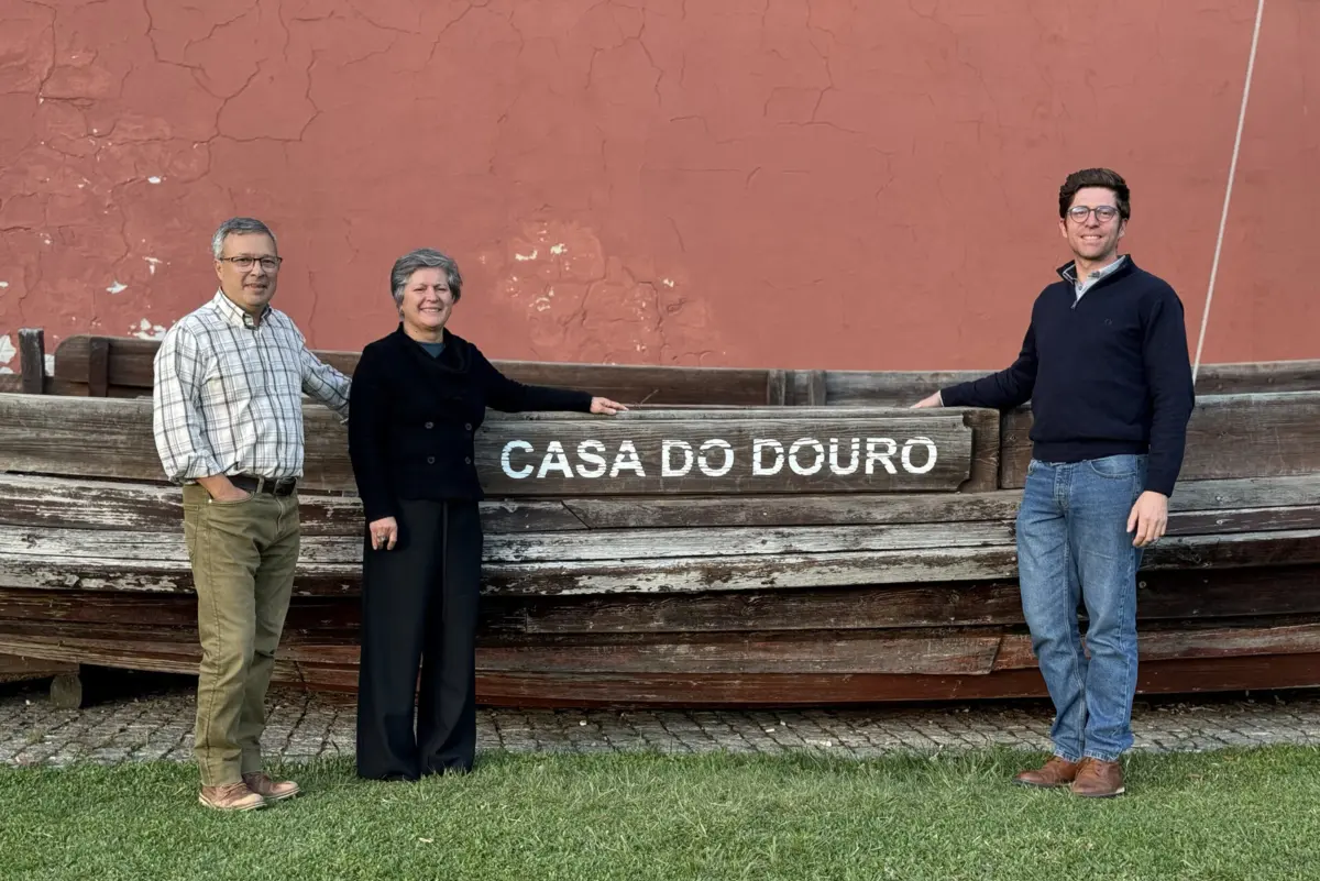 Manuela Alves lidera lista A