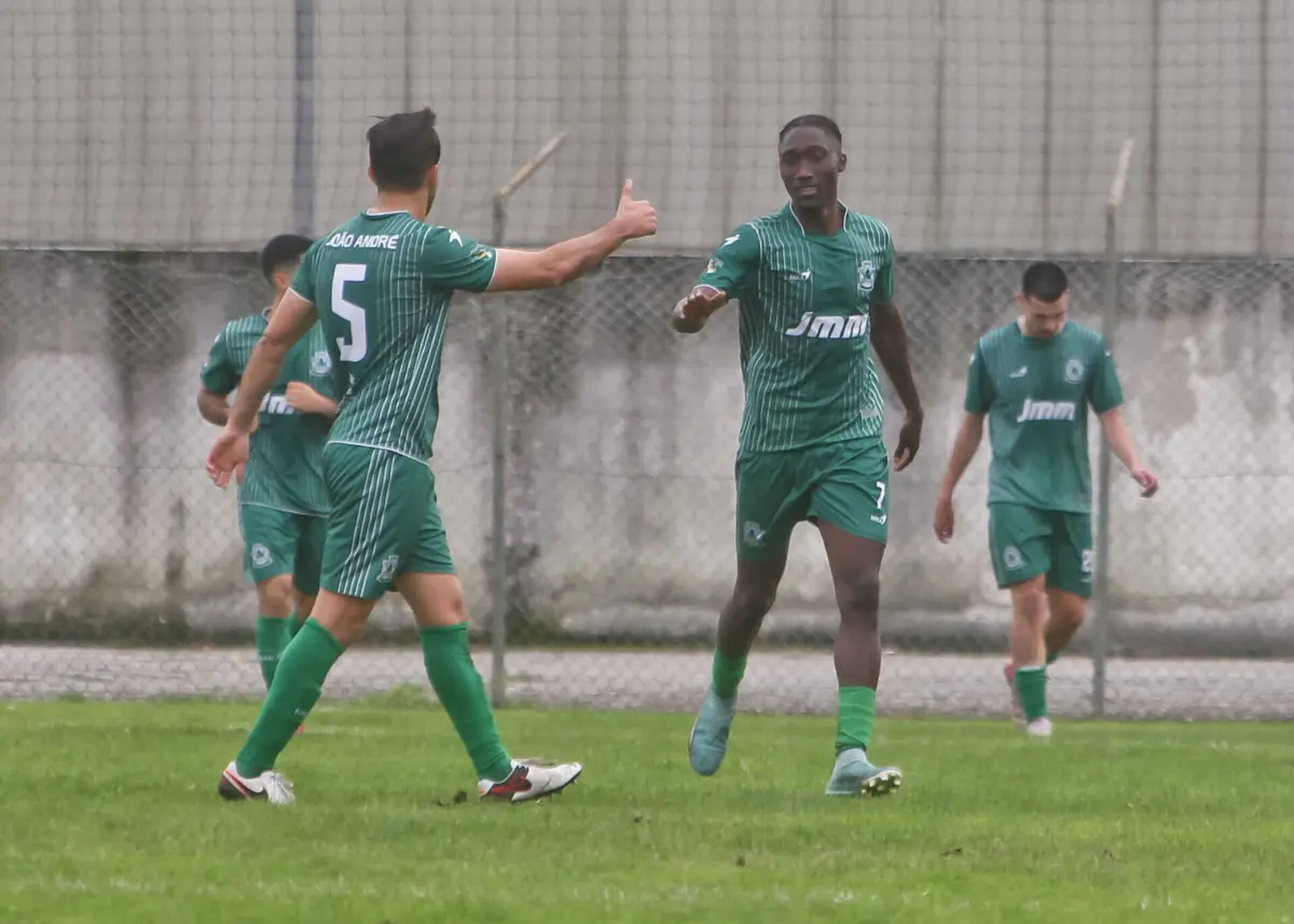 Naziru conta com passagem nos sub-19 do Paços de Ferreira