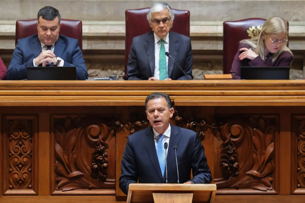 Luís Montenegro fez referência à situação na Venezuela no início do debate quinzenal