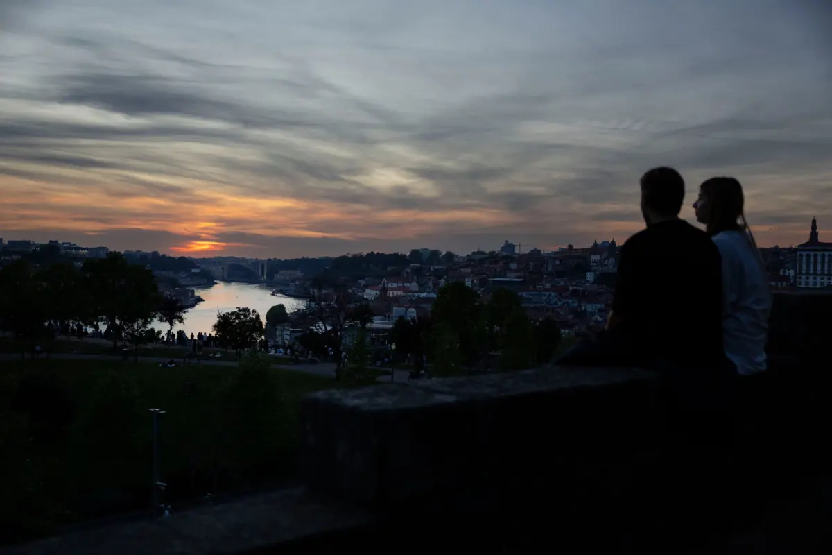 Durante cerca de dez horas, apagão deixou o país às escuras