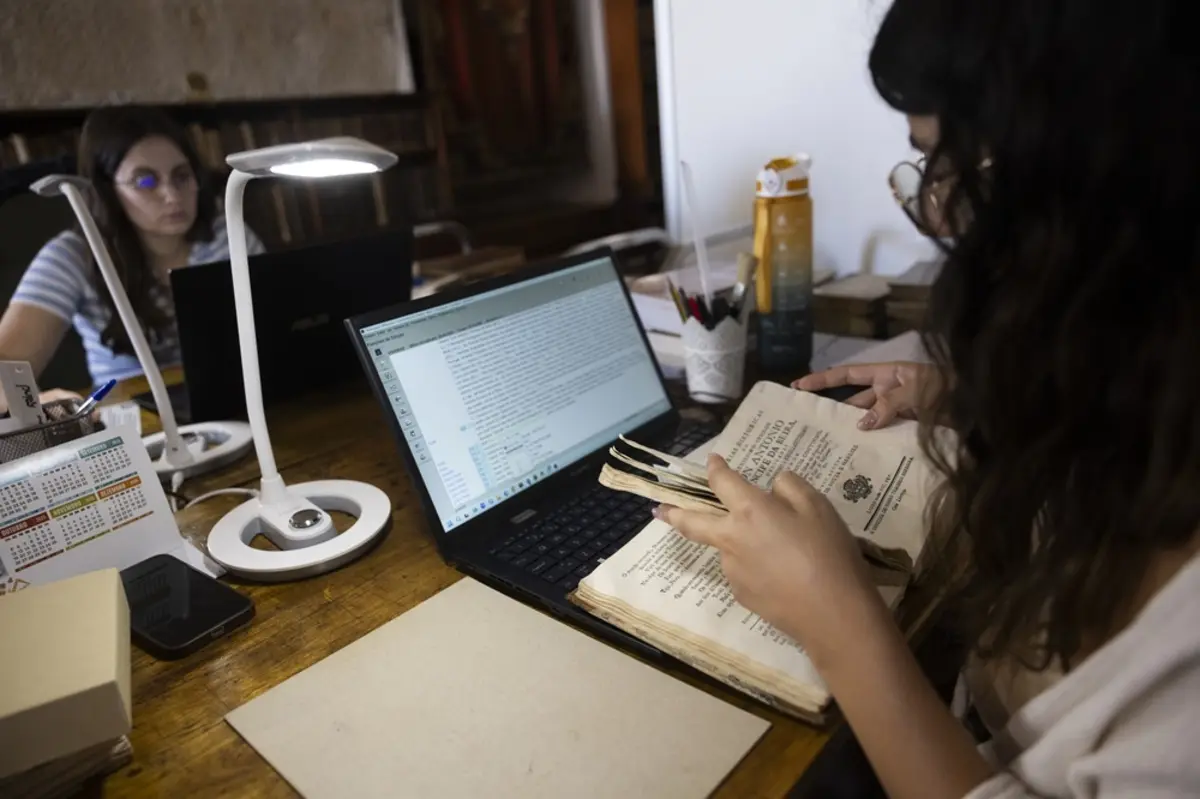 Biblioteca Joanina, em Coimbra, tem livros raros que ficarão acessíveis online