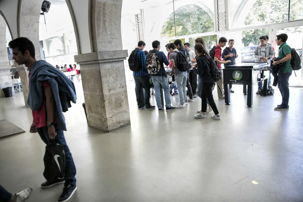 Com mais de 900 exames realizados em 2024, alunos da Alves Martins conseguiram uma média de 13,15 valores