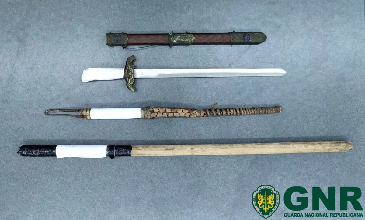 Agressor detido pela GNR tinha diversas armas em casa