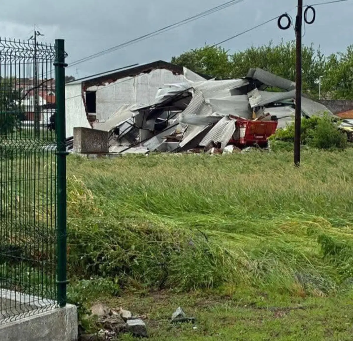 Fenómeno extremo de ventos fortes provocou danos em Campo Maior