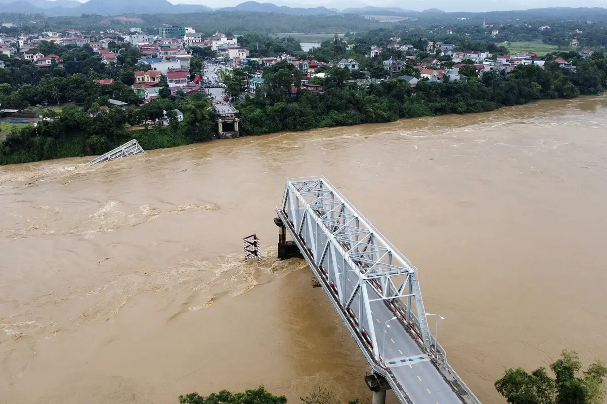 Ponte Phong Chau colapsou