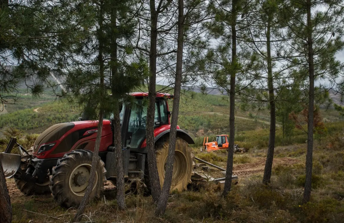 Os agricultores portugueses estão a comprar cada vez mais tratores e mais caros