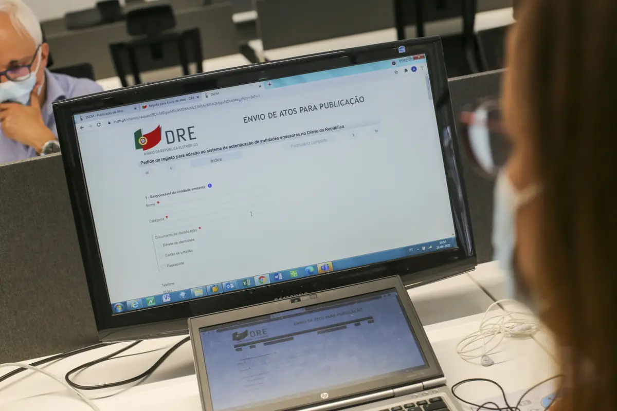 "Lia" é a assistente de pesquisa inteligente do "Diário da República"