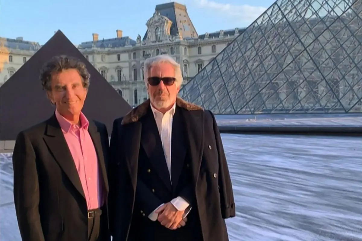 O antigo ministro da Cultura e da Educação francês Jack Lang com Jeffrey Epstein