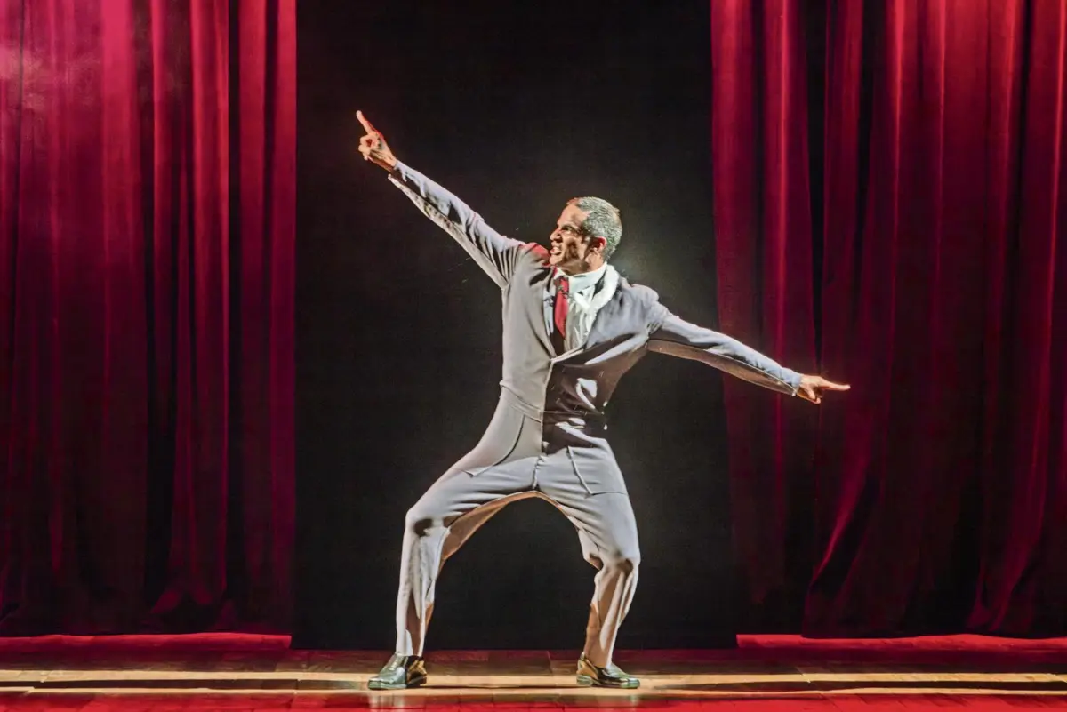 Ator brasileiro Mateus Solano diz que já se sentiu um figurante na sua própria existência