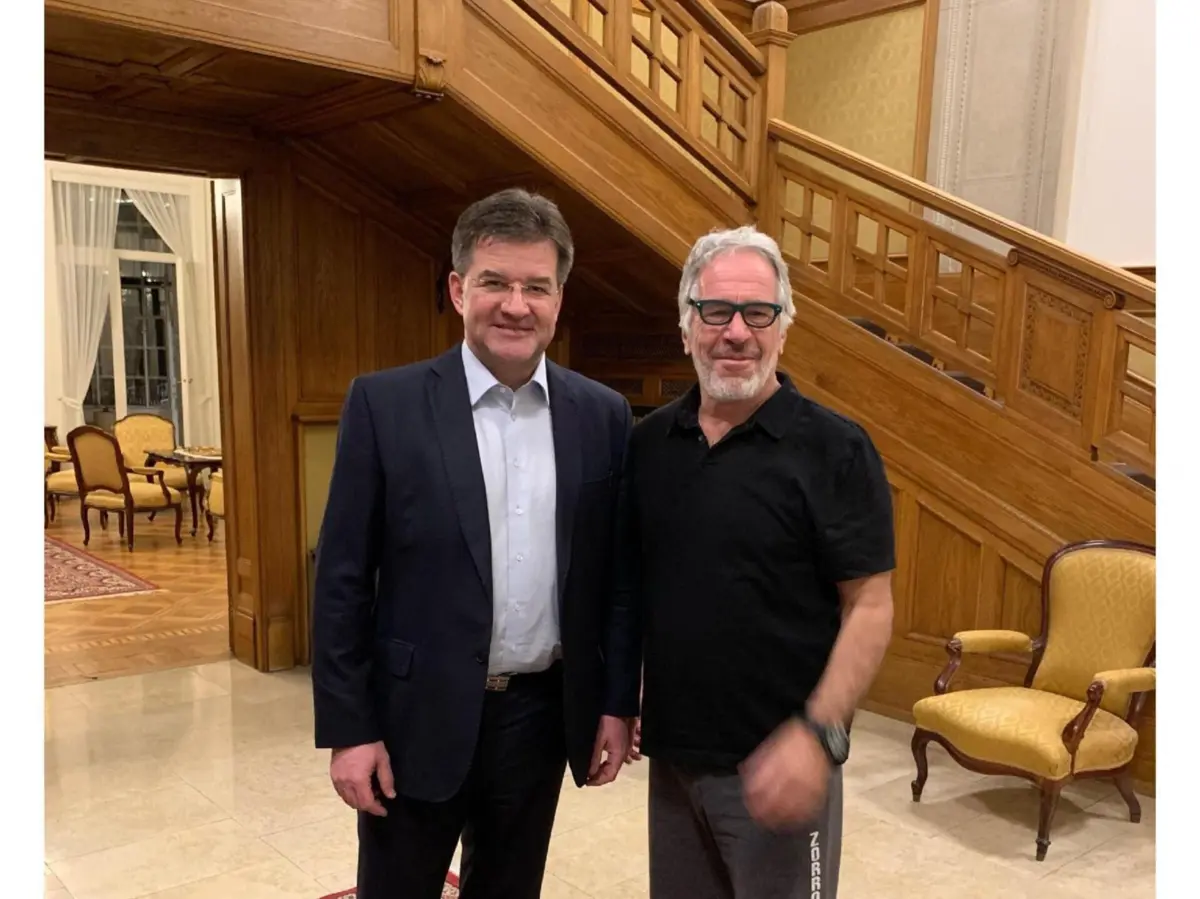 Imagem de contexto do artigo Assessor do primeiro-ministro eslovaco demite-se por ligação a Epstein