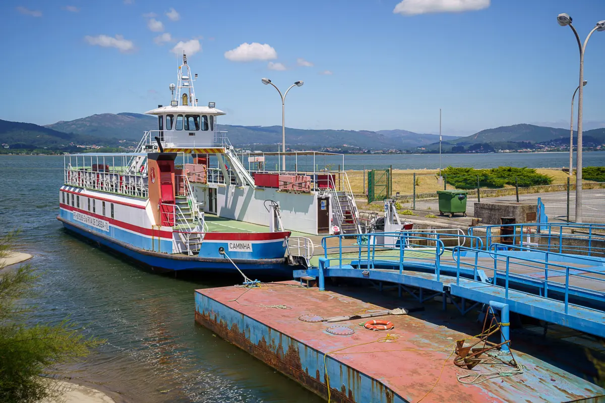 "Ferry" esta parado desde maio do ano passado