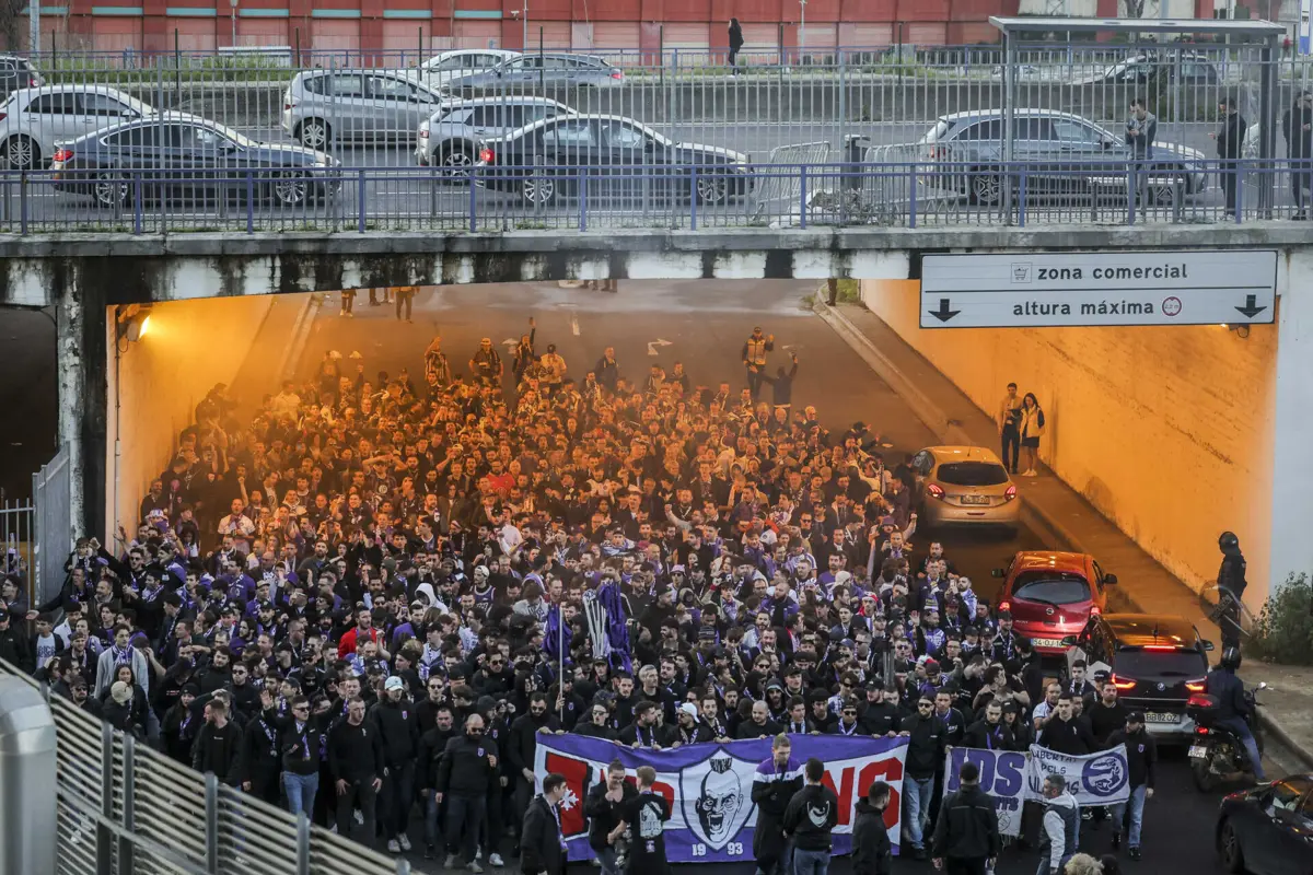 Adeptos do Toulouse na Luz