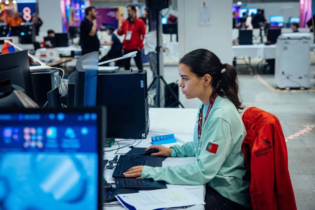 Evento reúne 22 participantes de Portugal e Espanha num formato híbrido, com provas presenciais e à distância