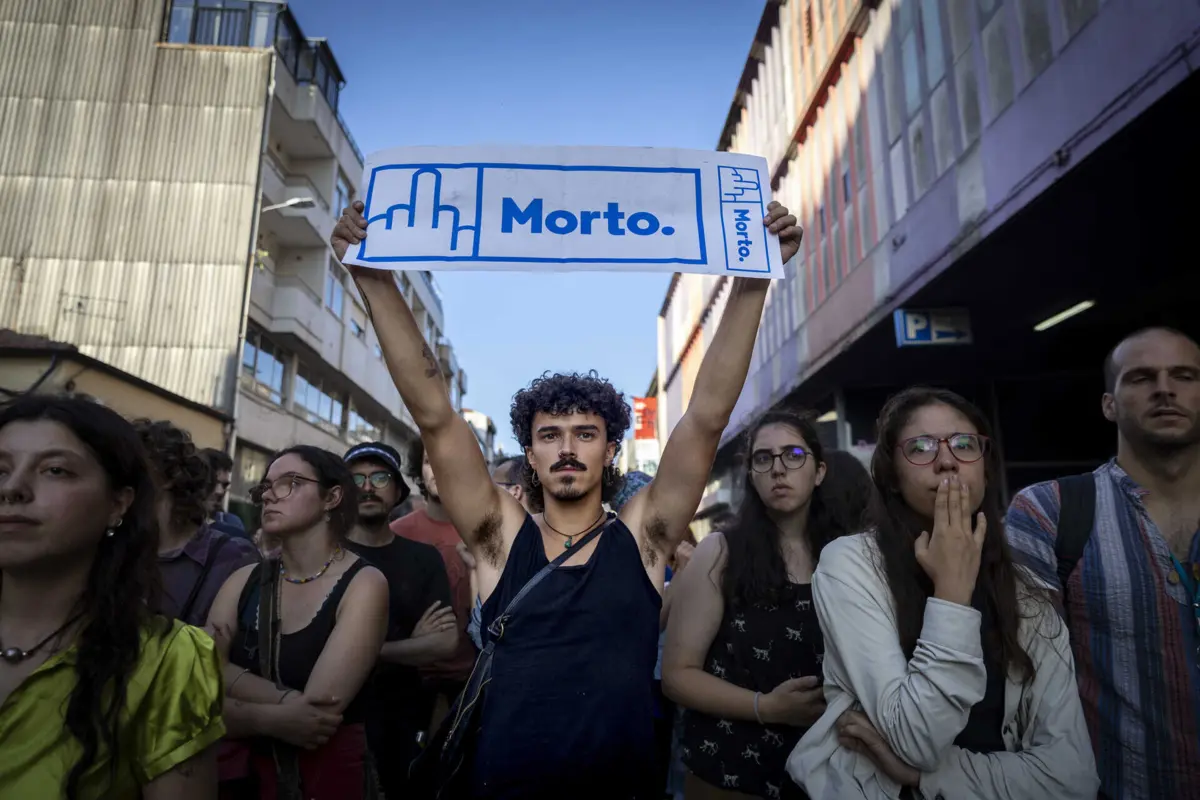 Músicos já se manifestaram em frente ao Stop, na terça-feira