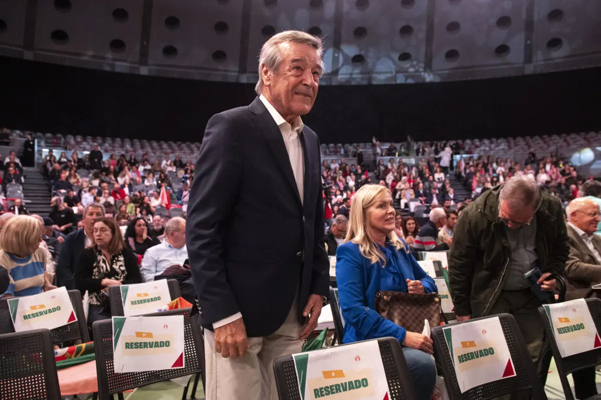 Fernando Gomes, ex-administrador da SAD do F. C. Porto, é visado pelo CMVM