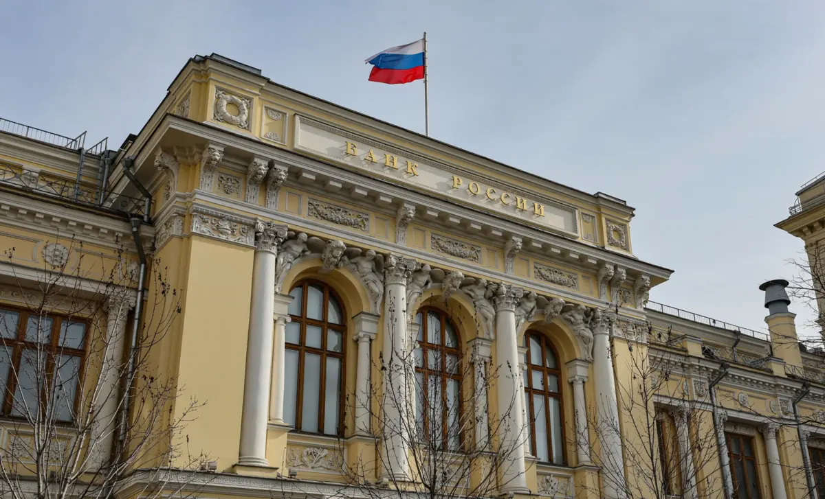 A empresa, especializada na venda de bens de consumo, cosméticos e detergentes, esclarece que “a partir do final de 2024 todos os ativos da empresa Unilever na Rússia e na Bielorrússia são propriedade do Grupo Arnest&rdqu