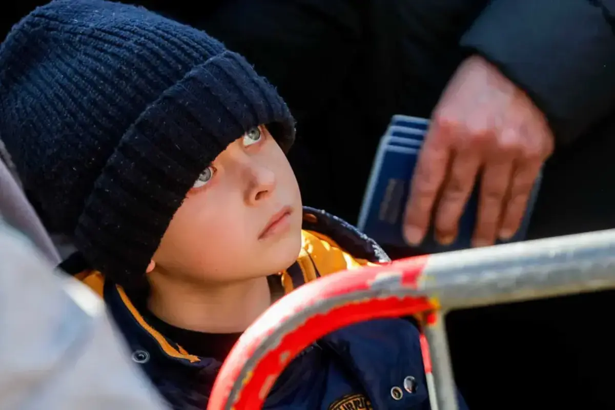 "Qualquer ser humano normal compreende o quão profundamente errado é roubar as crianças dos outros, tirar-lhes a identidade e proibi-las de falar a sua própria língua", disse Thórdís Gylfadóttir