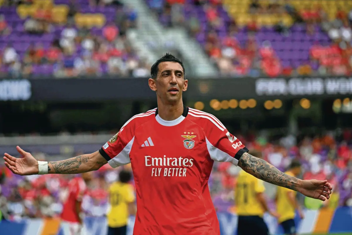 Di María tem dois golos, ambos de penálti, no Mundial de Clubes