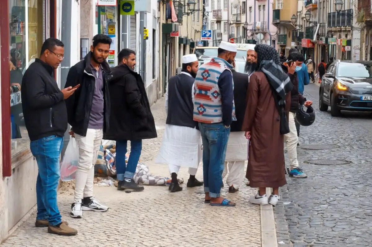 Problemas de comunicação e habitação de migrantes em foco na conferência