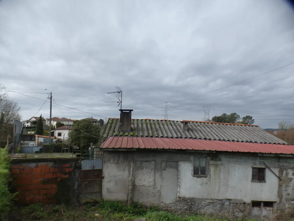 A vítima foi assassinada no logradouro de casa, em Adaúfe, Braga