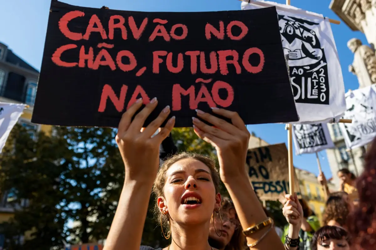 Marcha organizada pelo coletivo Greve Climática, Fim ao Fóssil
