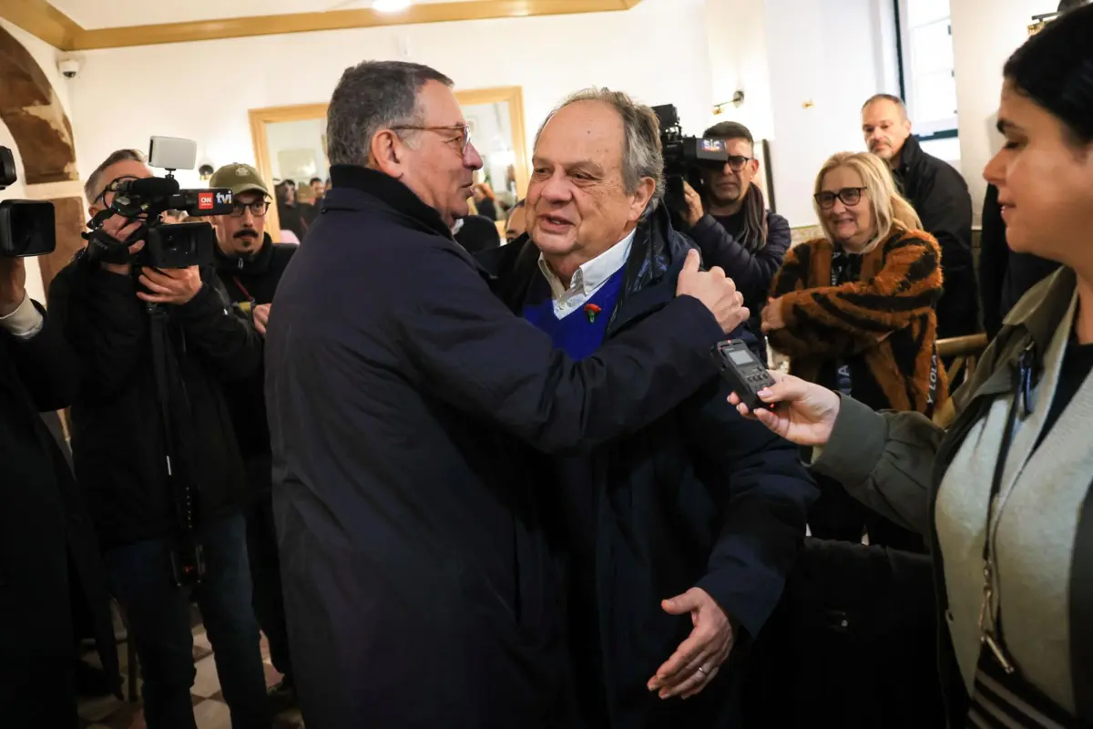 Seguro e João Soares juntos numa ação de campanha em Sintra