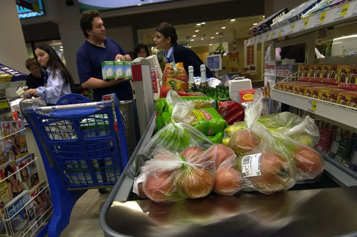 Salário de entrada no retalho alimentar é de 875 euros