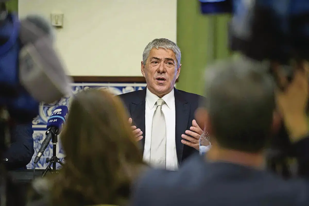 José Sócrates garante inocência e acusa o Ministério Público de perseguição