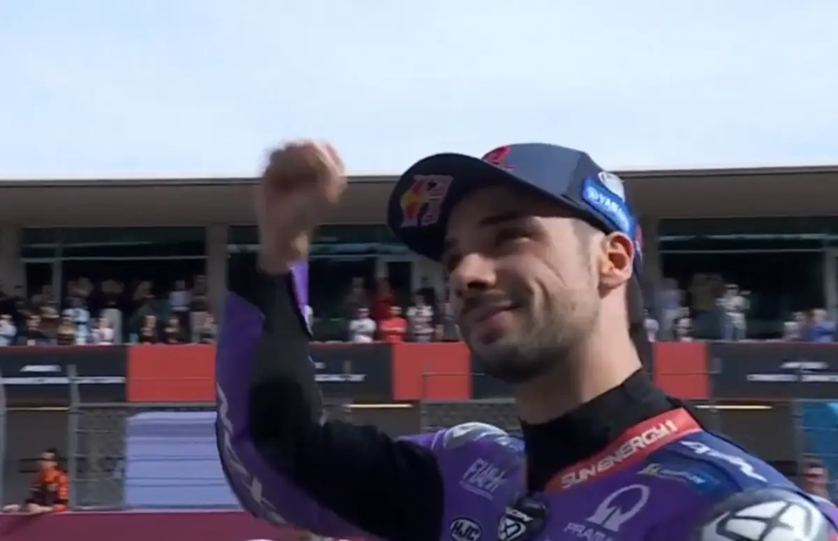 Imagem de contexto do artigo Miguel Oliveira emociona-se durante forte ovação antes da despedida do público luso