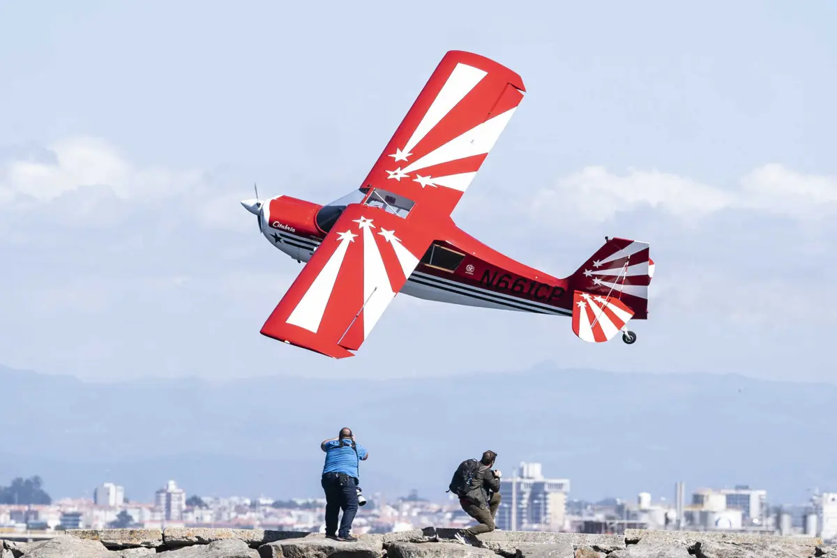 Acrobacias com aviões agendadas para sábado