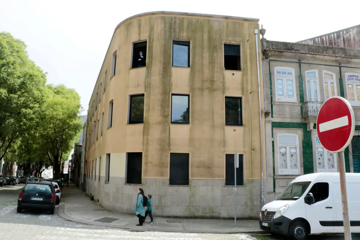 Poucos vizinhos se aperceberam do incidente no prédio junto à Praça da Alegria